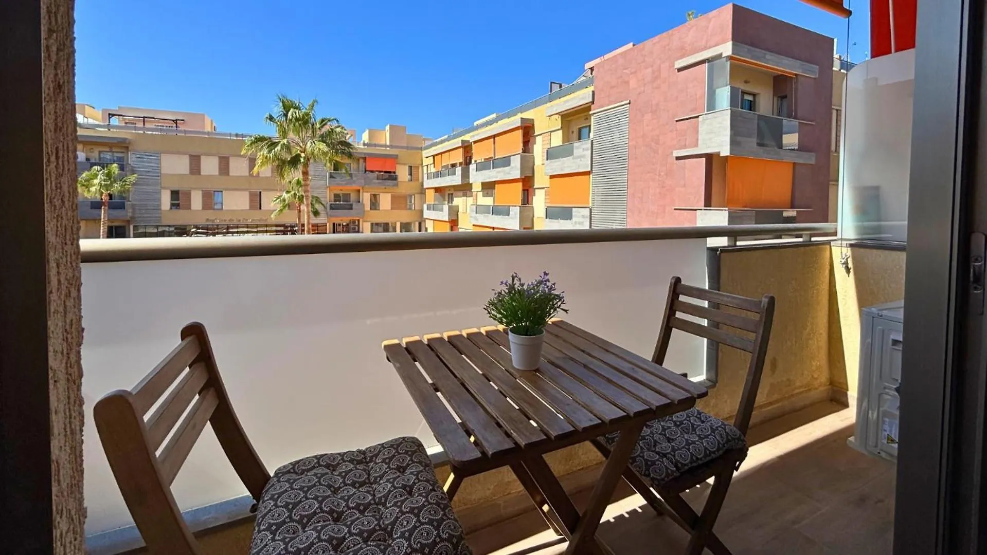Markethome Alcala Cozy Retreat